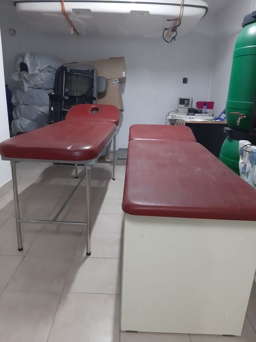 Vand 2 mese fixe de masaj