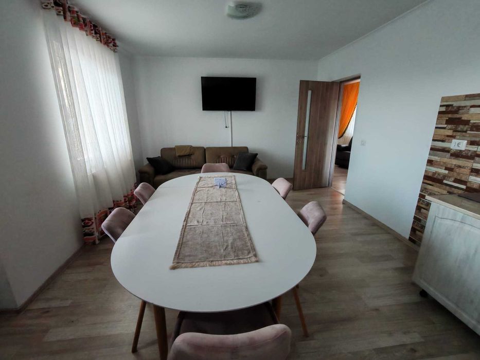 Vand apartament la casa