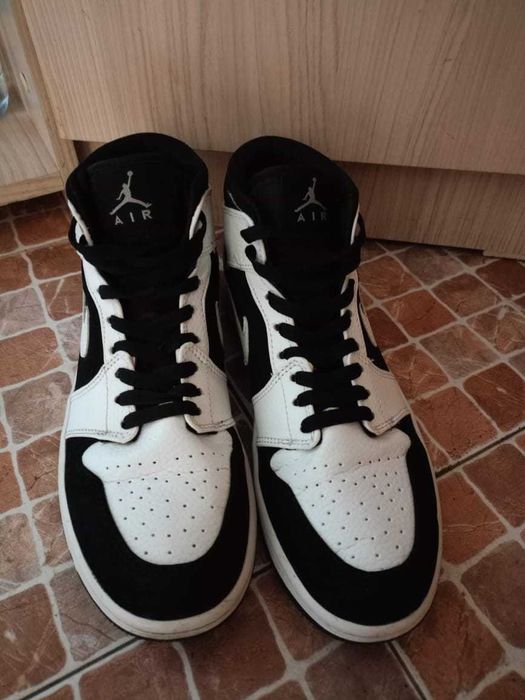 Продам кроссовки