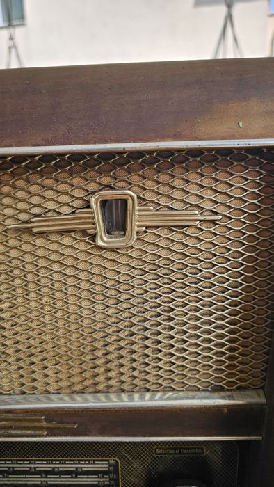 Старо НЕМСКО РАДИО. Има са антична стойност