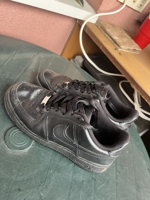 Nike air force , new balance 574