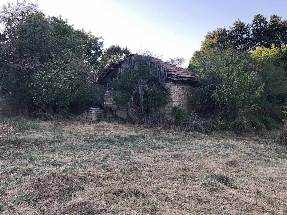 Продавам урегулиран поземлен имот в регулация