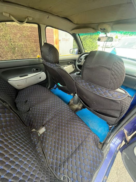 Продам мазду 121