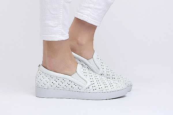 Новые белые слипоны итальянского бренда Massimo Santini.