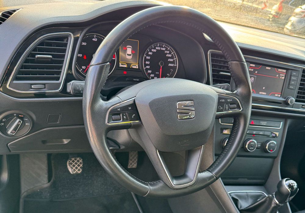 Seat Leon ST 1.6 TDI | 105 CP | Garantie 12 luni | RATE (VW Golf Break)