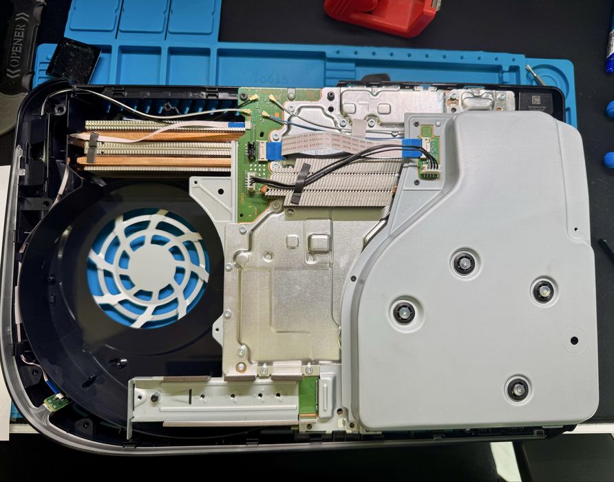 Asamblare/Reparații pentru PC-uri, Laptopuri și Console