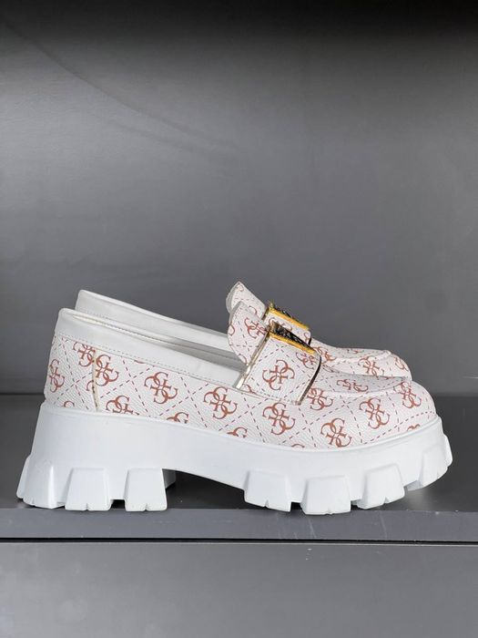 Дамски обувки Guess