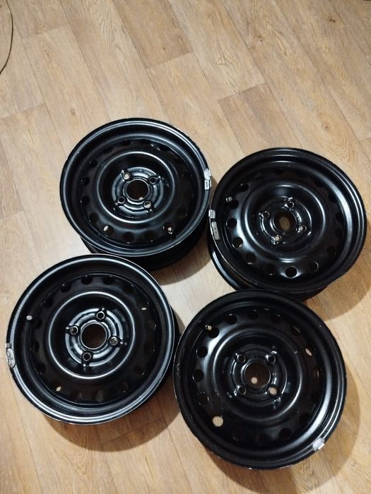 Продам комплект диски 14 раз