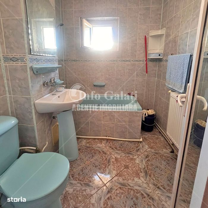 | Apartament cu 3 camere | Micro 17, Str. Oltului |