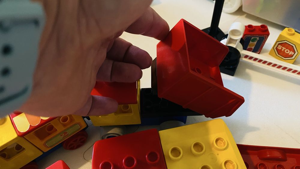 Duplo оригинално и съвместимо релси и влакове
