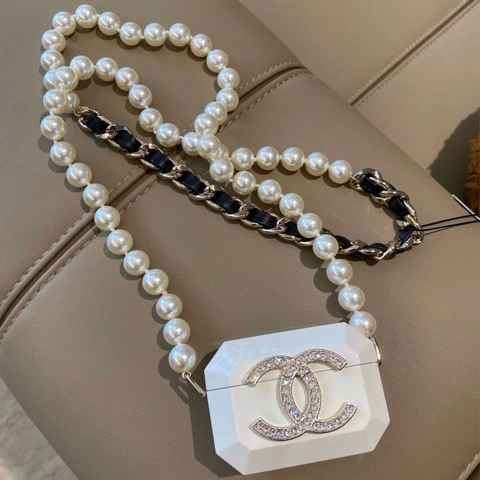 CHANEL аксесоар чантичка