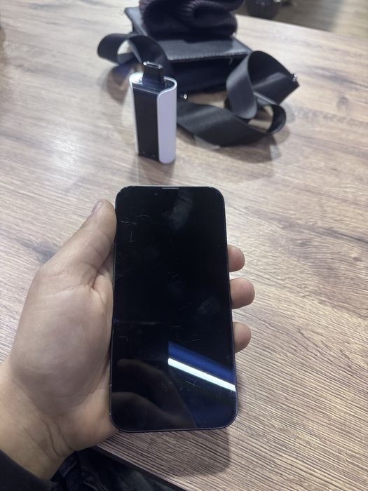 Iphone 16e с гаратнией