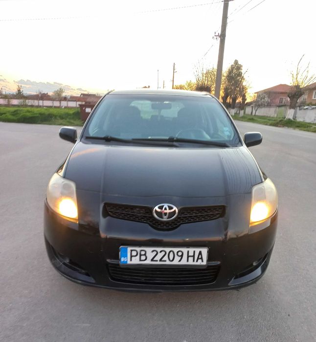 Тойота Аурис 1.6