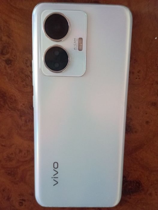 Продается телефон Vivo Y55