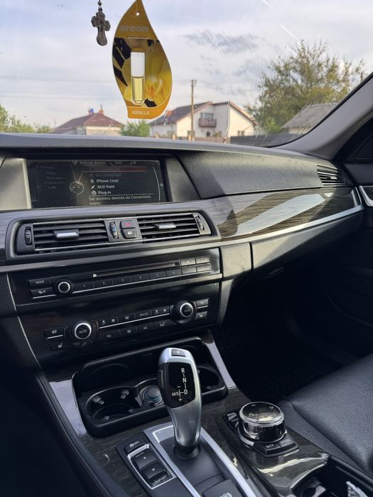 BMW F10 2.0D Soft Close Trapa Head-Up Display
