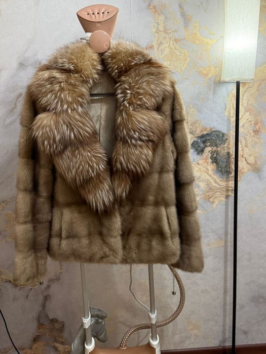 Продам три норковые шубы.