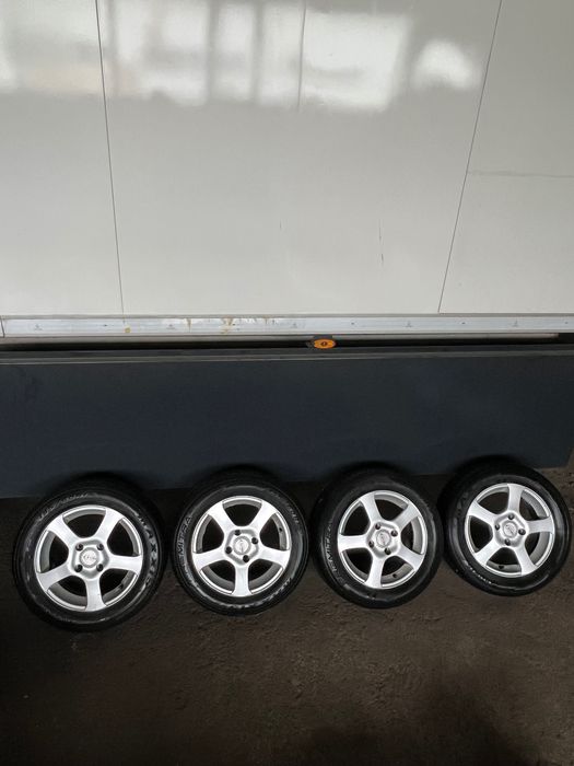 Продавам джантите с гумите заедно от снимките !