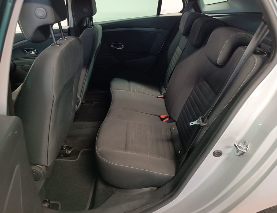 1.5 Diesel Sportour Limited Clima  Navi Far Led