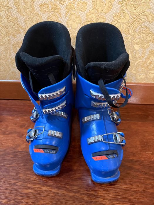 Продам детские горнолыжные ботинки