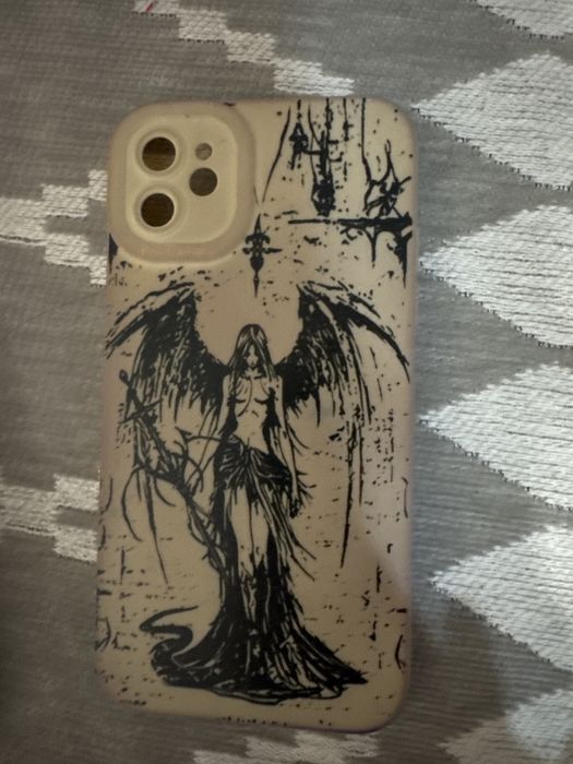 чехлы на айфон 11