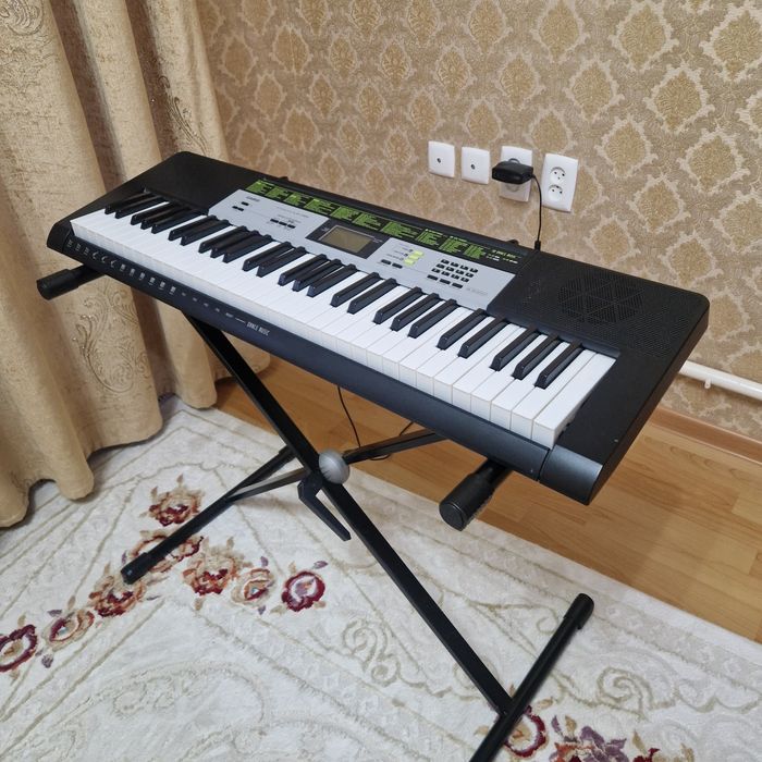 Casio LK - 135 синезатор пианино .