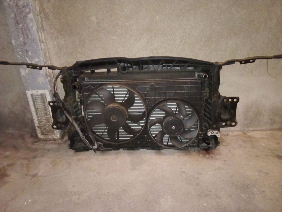 Маска с радиатори и греда VW Golf MK6