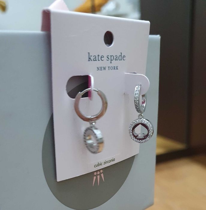 Новые серьги и две пары гвоздиков