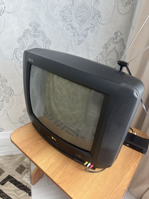 Продам Телевизор LG