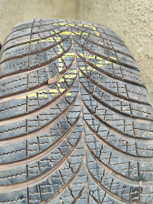 225 50 18 Goodyear 23g.