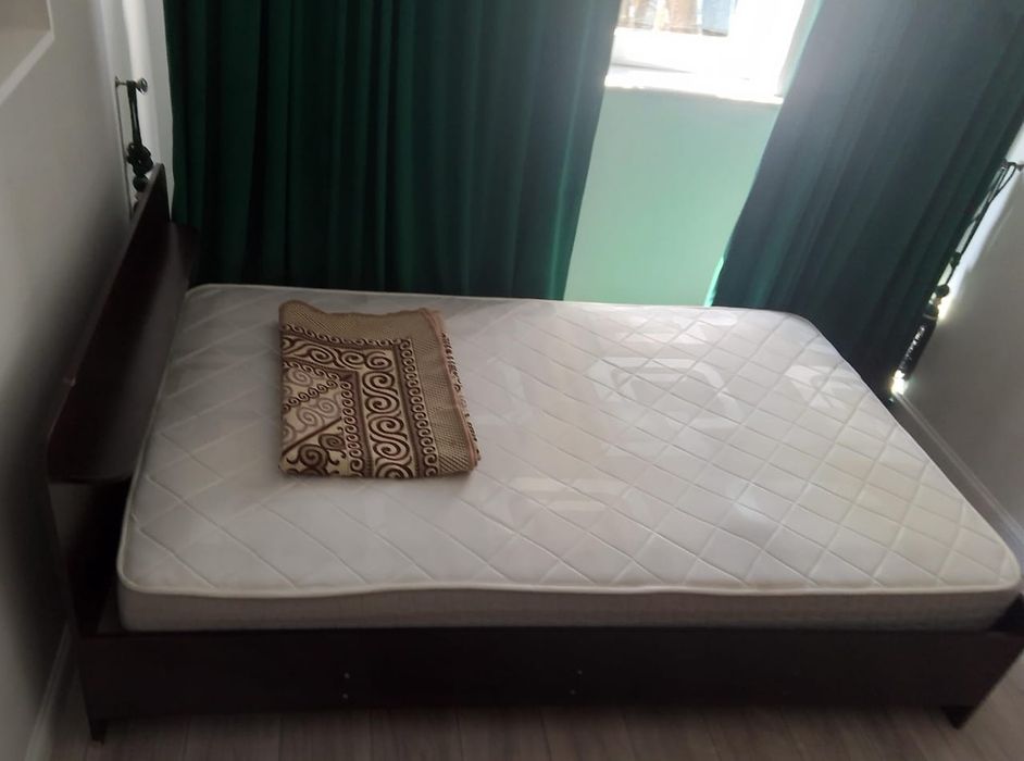 Кровать+матрас+2 одеяло