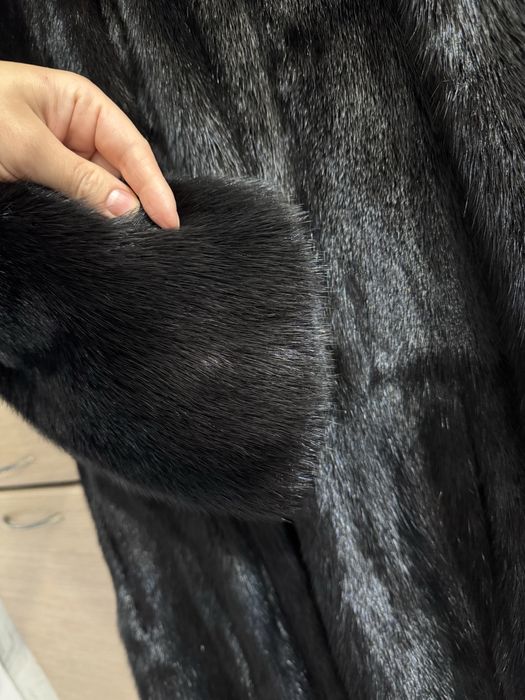 Продам норковую шубу