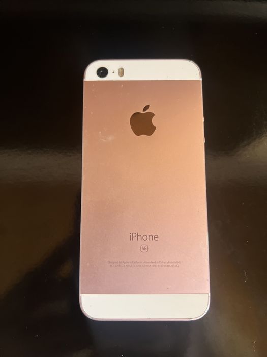 iPhone SE состояние отличное