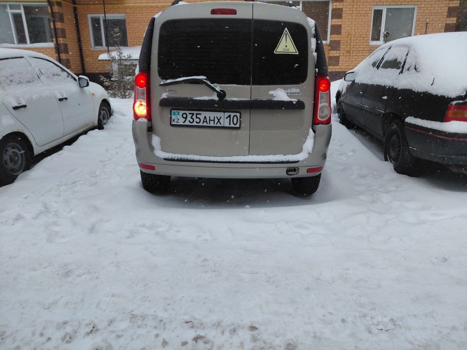 Ларгус 2014  16 клапанов Рено. 7 мест