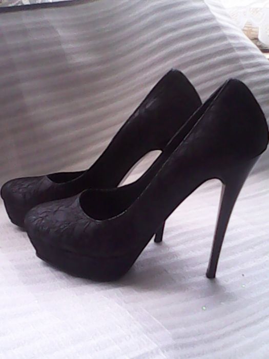 Дантелени обувки