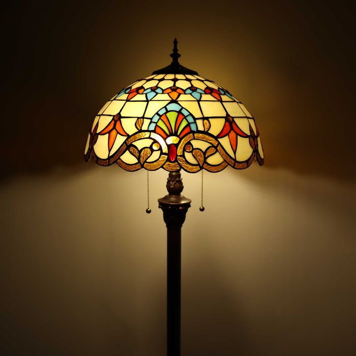 Настольные лампы торшеры ночники люстры тиффани