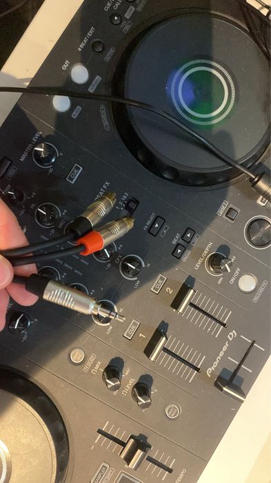 Consola dj DDJ-FLX4 ca noua plus cutie si ca noua plus cabluri rca; niciun defect;