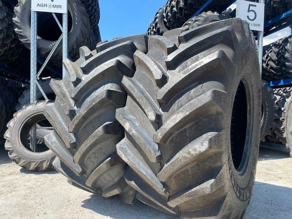 Cauciucuri noi 800/65R32 radiale marca BKT pentru combina