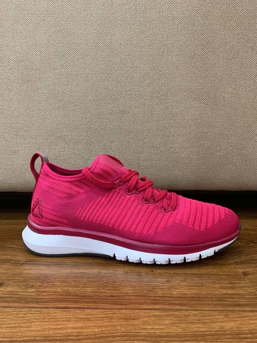 Reebok женские кроссовки