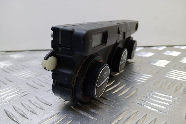 Panou climatronic 1K0907044 CT Volkswagen VW Golf a 5-a generatie