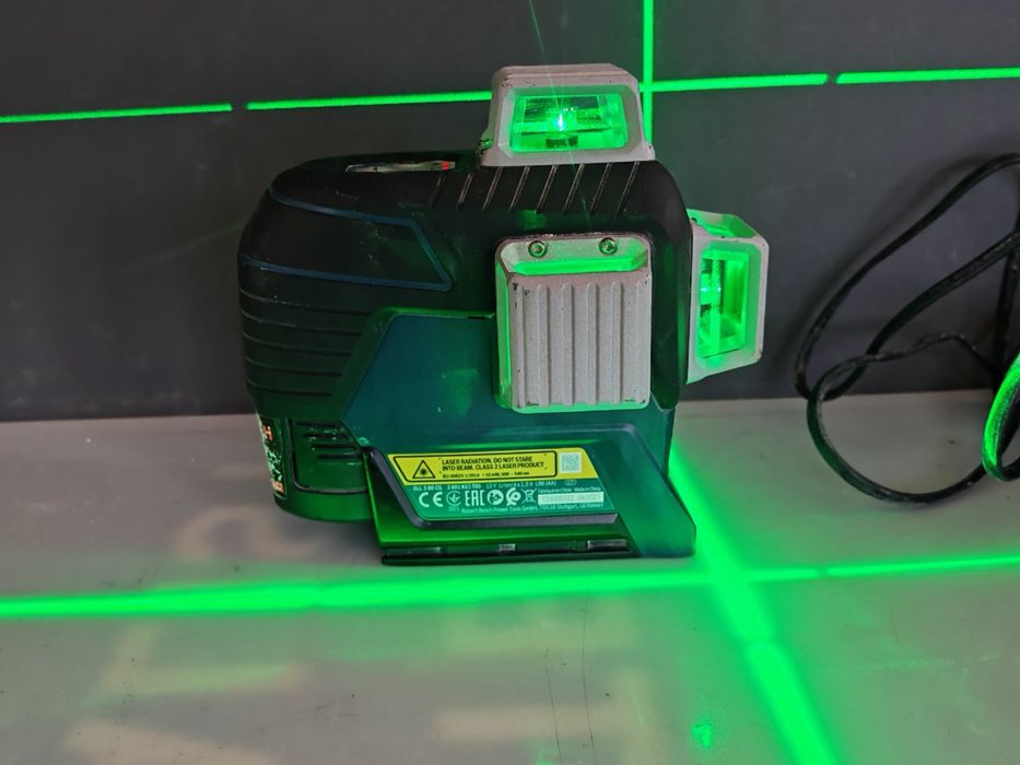 Bosch GLL 3-80 12v лазерен нивелир