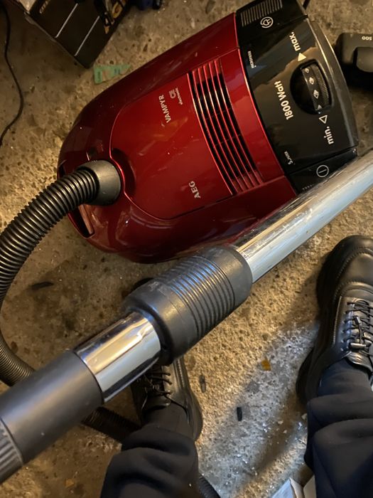 Aspirator cu sac aeg vampyr 1800 w