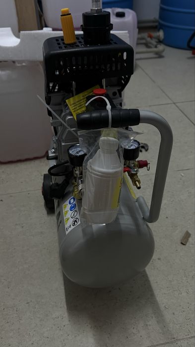 Воздушный компрессор Magnetta