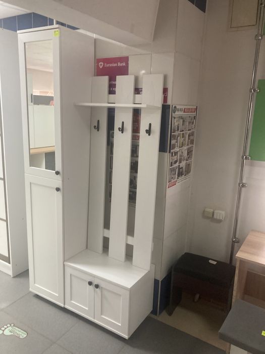 Прихожая новая белая