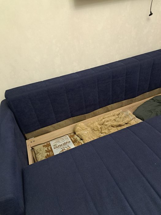 Продается диван  РОССИЯ