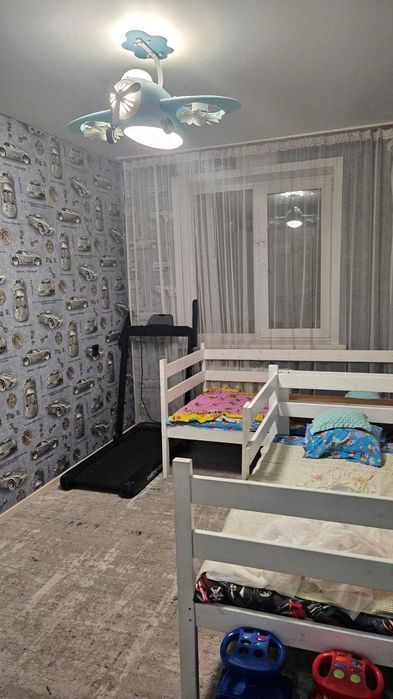 Продам 4х-комн квартиру в центре