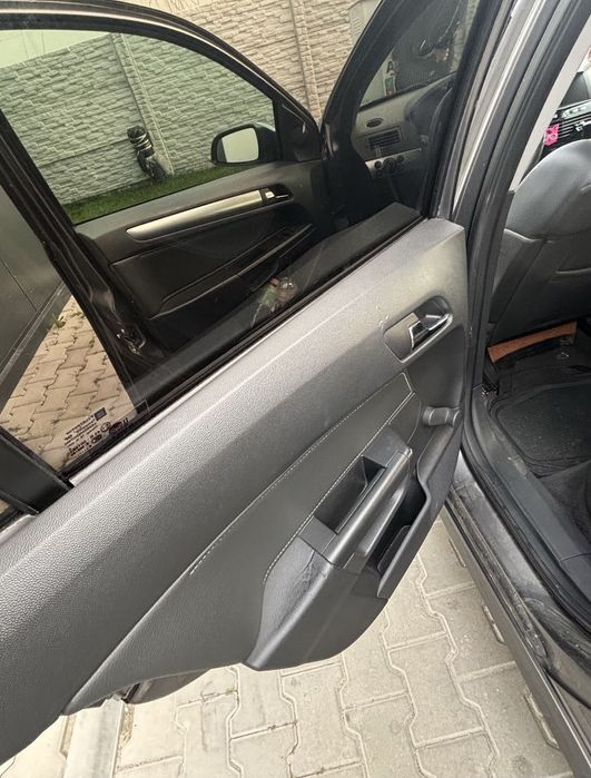 Vând Opel Astra H