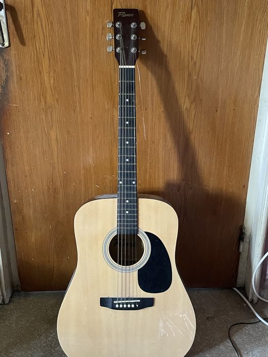 Chitara acustica Flame