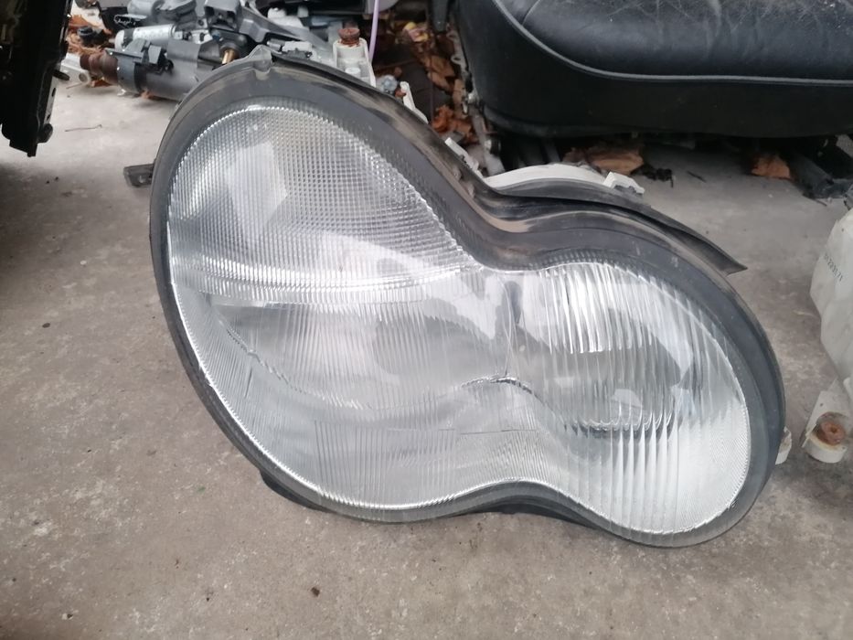 Фарове ляв и десен Mercedes C class W203 S203