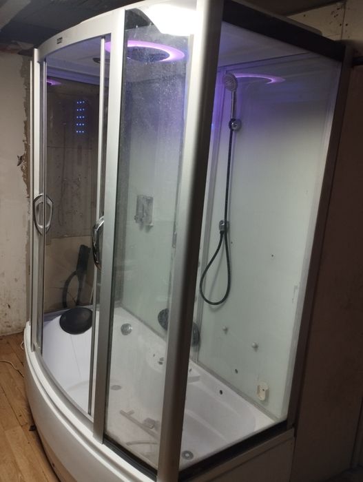 Душевая кабина с парогенератором