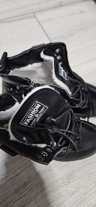 Ghete dama marimea 25 Nou